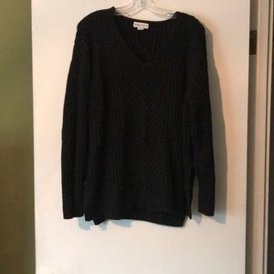 Like new! Sparkly black soft vneck sweater
